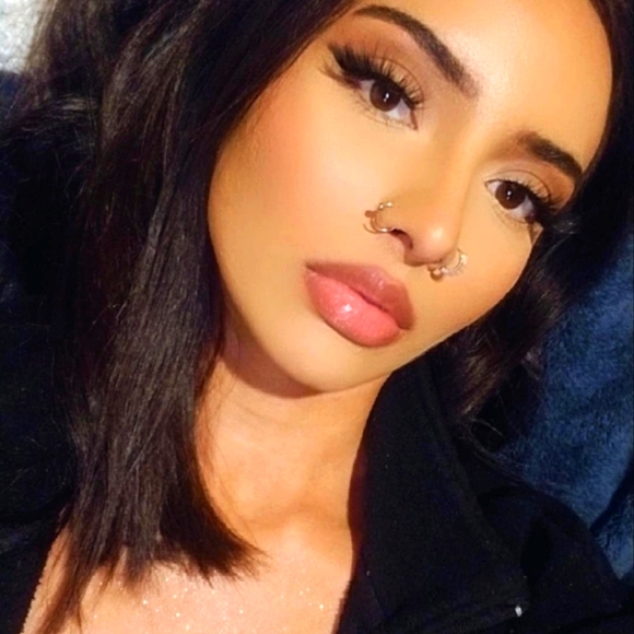 Meet your Posher, Julia - Picture 1 of 1